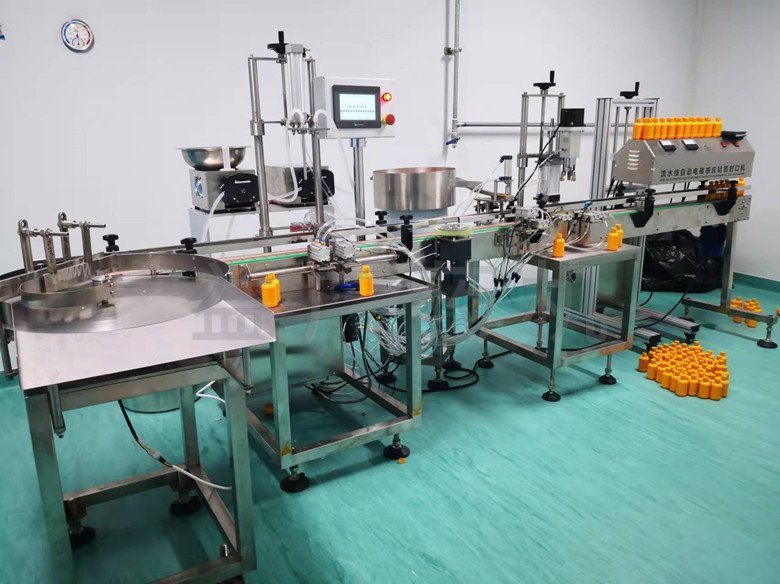 塑料瓶灌裝旋蓋聯(lián)動線 塑料瓶灌裝旋蓋聯(lián)動線