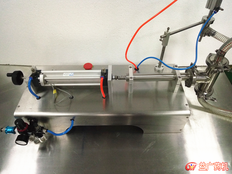 臺(tái)式氣動(dòng)液體灌裝機(jī)