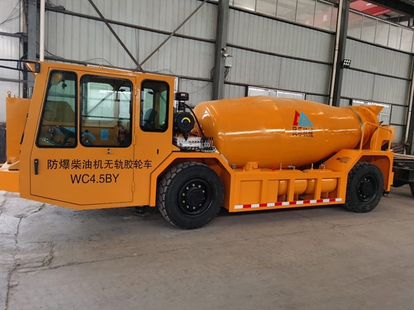 礦用濕噴臺(tái)車(chē)，礦用混凝土泵，礦用攪拌機(jī)發(fā)貨
